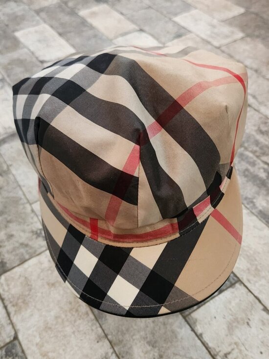 Burberry Nova Check Newsboy Cap, Authentic display picture 1